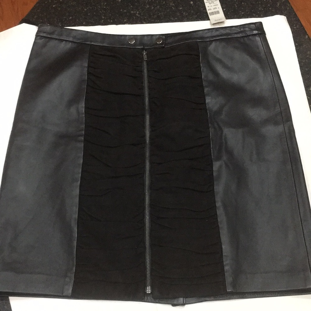 Cache suede and leather skirt